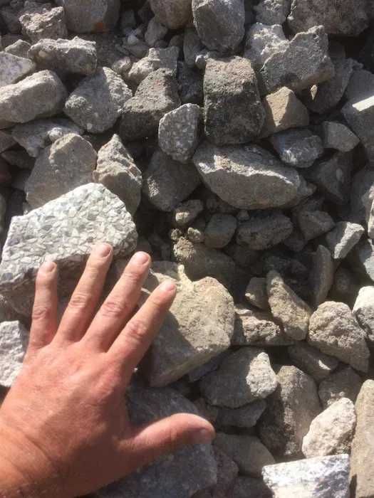 Kamień kliniec gruz betonowy kruszywo tłuczeń piasek siany i płukany