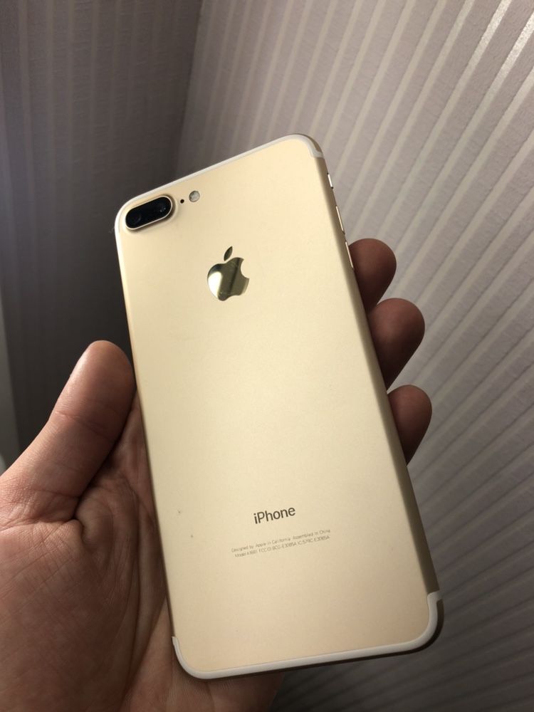 Продам Apple iPhone 7 Plus 32gb идеальный