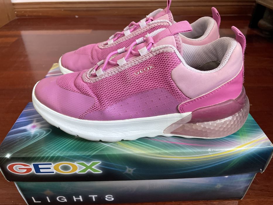 Tenis para meninas, GEOX (tamanho 34)