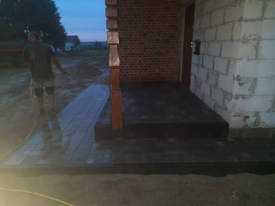 Uslugi minikoparka koparka układanie kostki prace ziemne hydranty