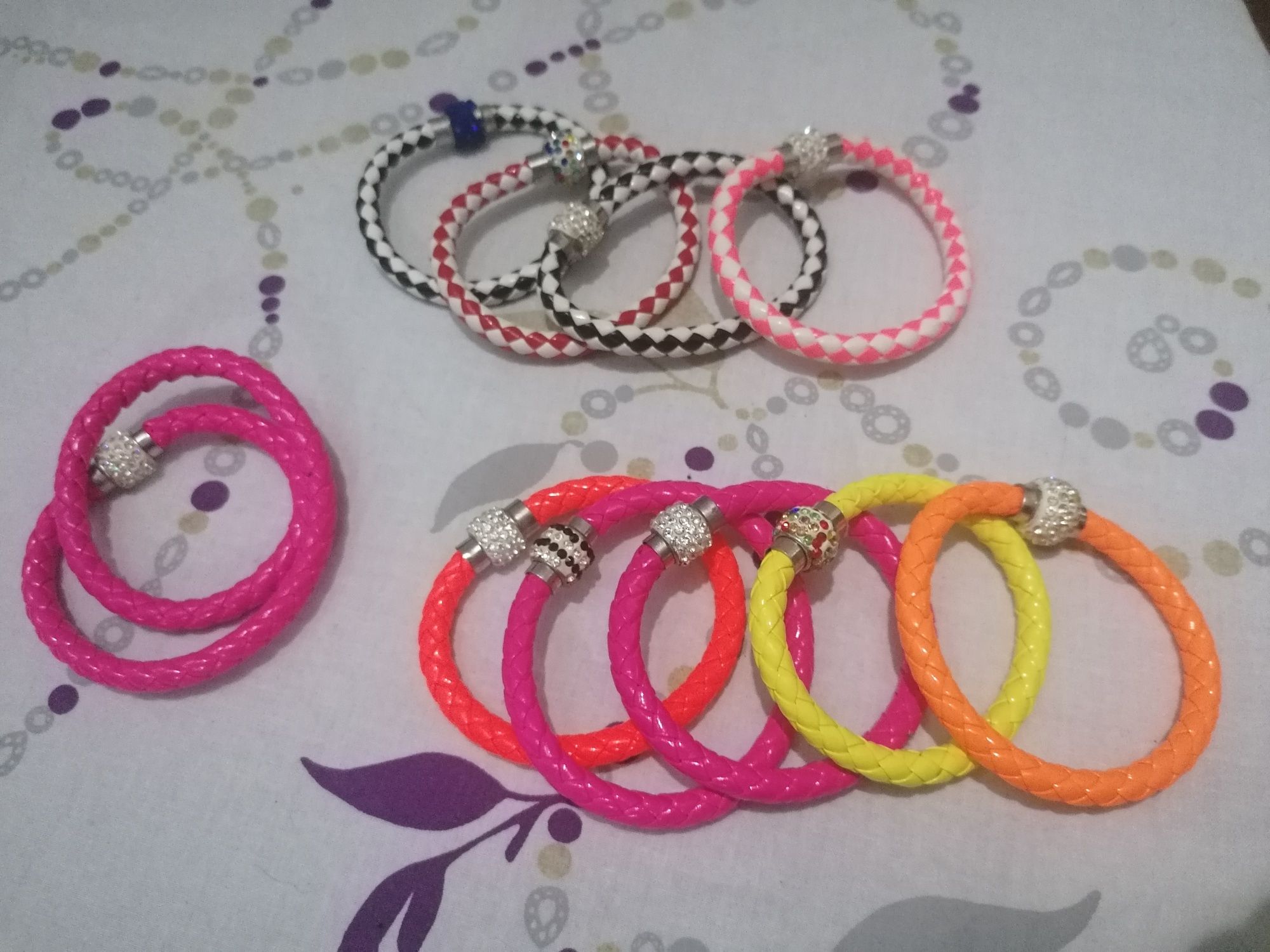 Pulseiras diversas