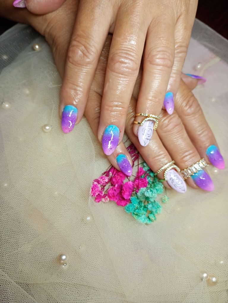 Manicure hybrydowy i żelowy
