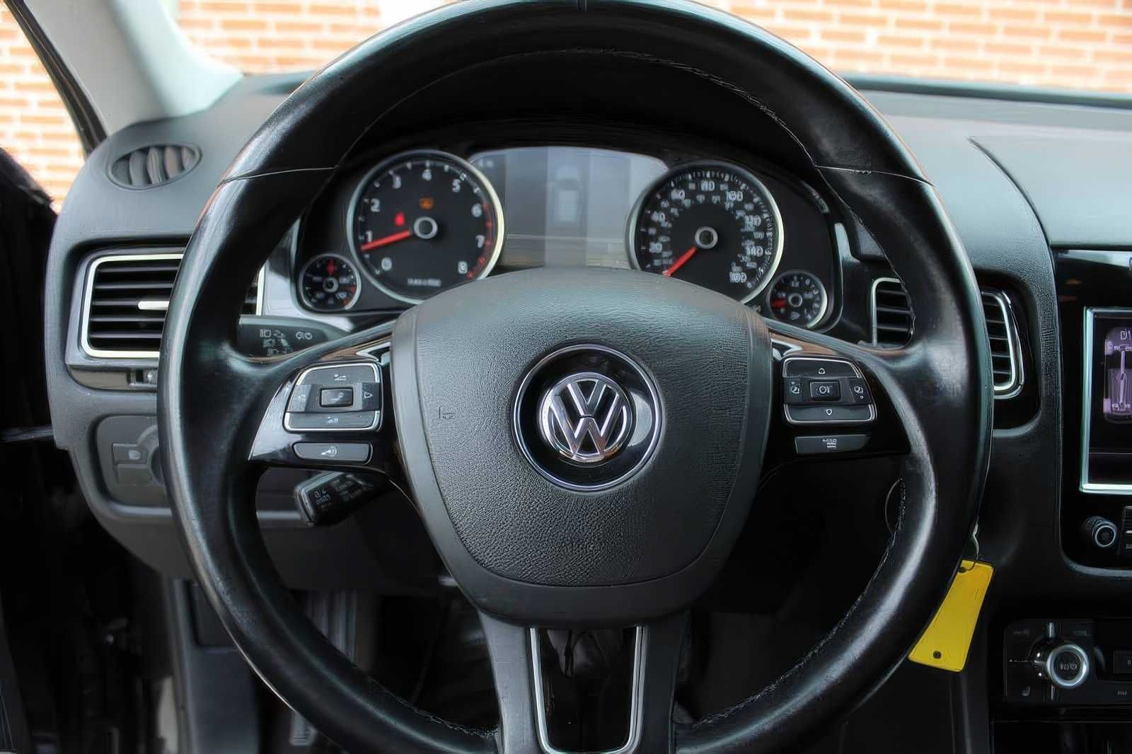 2014 Volkswagen Touareg V6 Sport