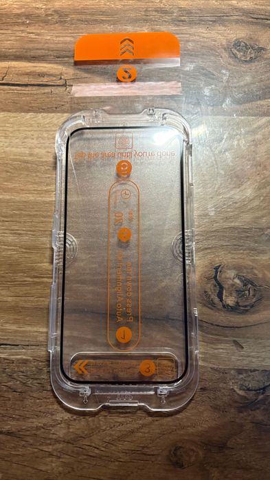 Szkło hartowane z aplikatorem iPhone 16