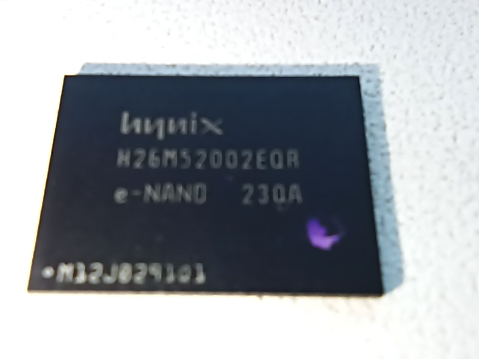 Мікросхема пам'яті Hunix H26M52002EQR