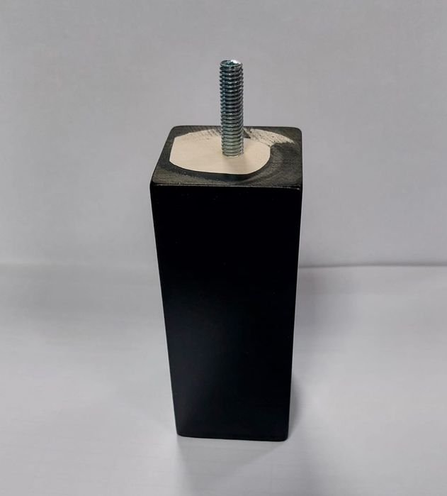 Baza hotelowa. Łóżko hotelowe. Producent