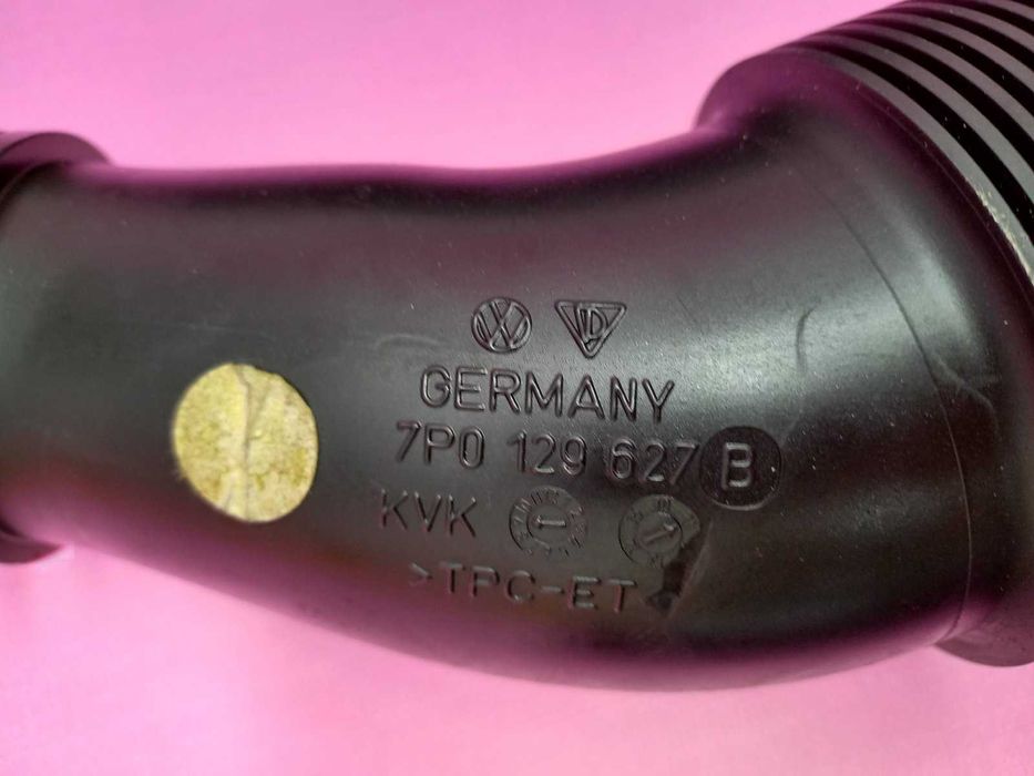 Патрубок Труба возд фильтра 7P6129609A Volkswagen Touareg NF Таурек НФ