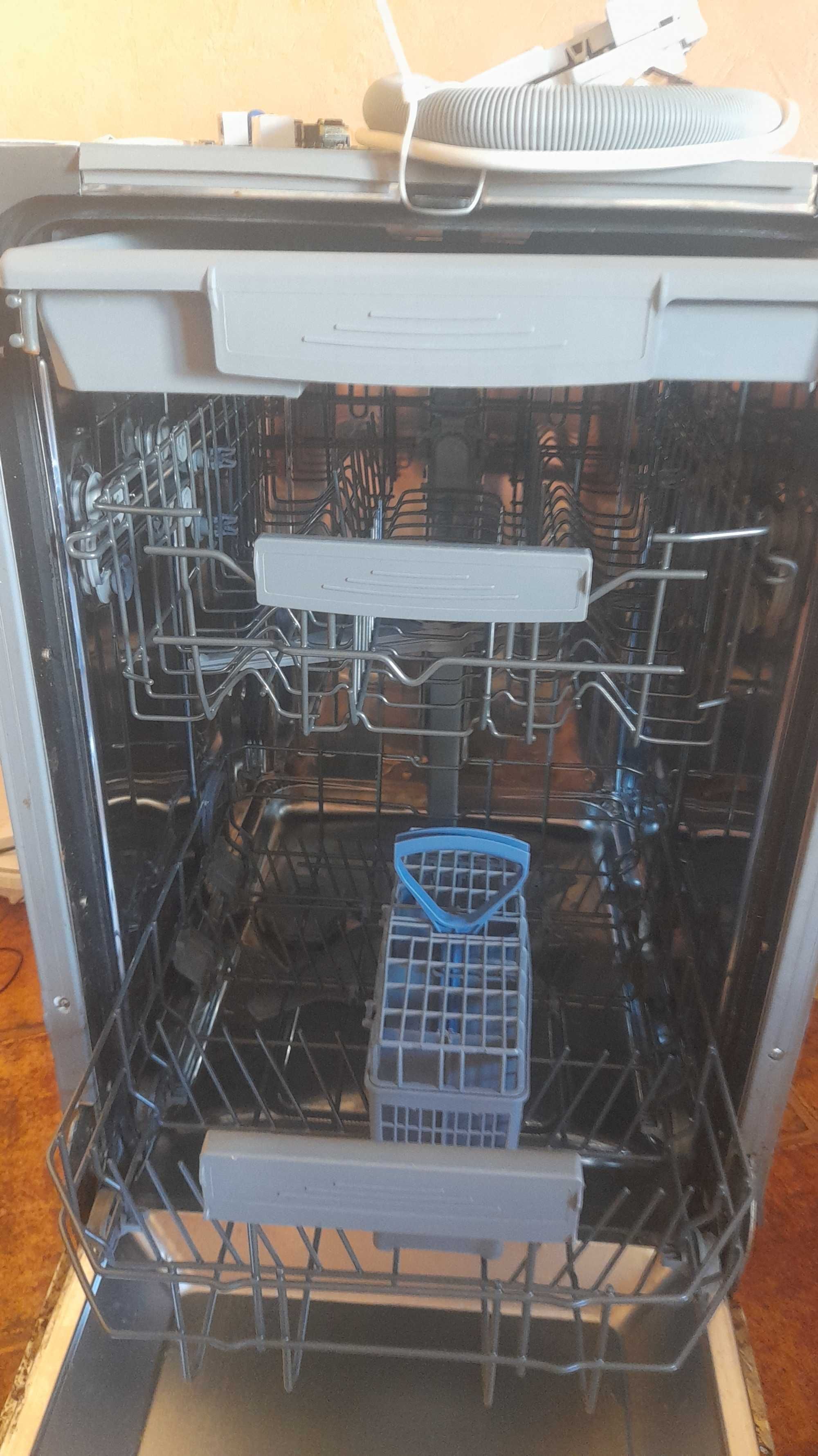 Встраиваемая посудомоечная машина Vestfrost BDW 45103