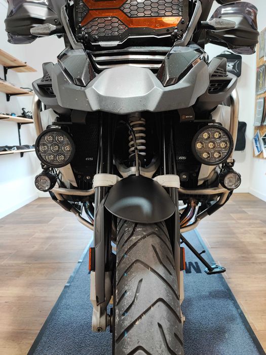 Suportes p/ faróis auxiliares modelos bmw r1200/1250 gsa e universais