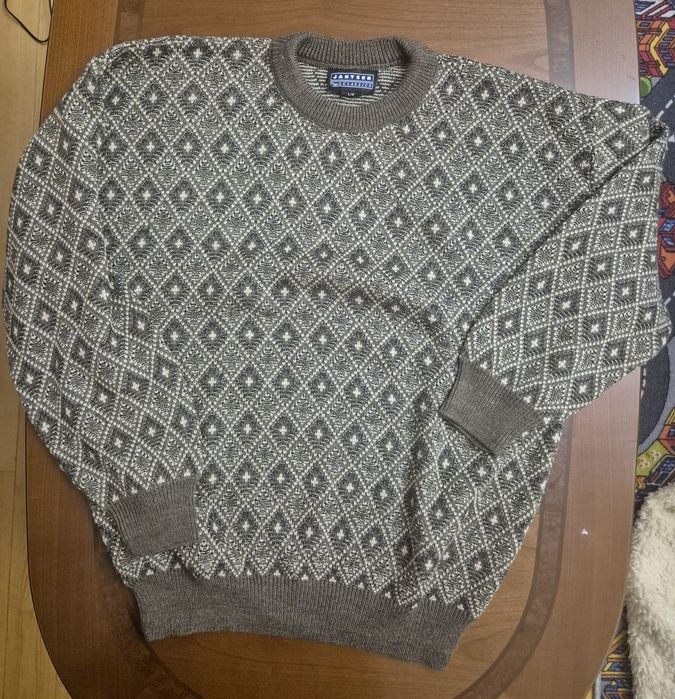 Чоловічий светр Jantzen.