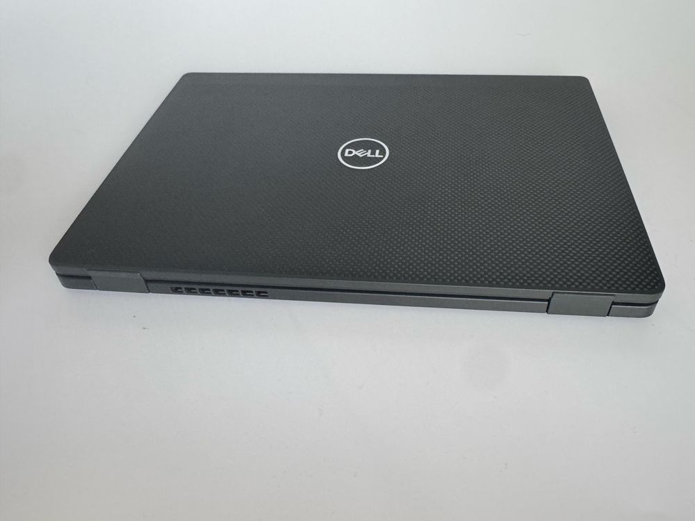 Dell latitude 7310 i7-10610u 16ram  13.3”FHDips