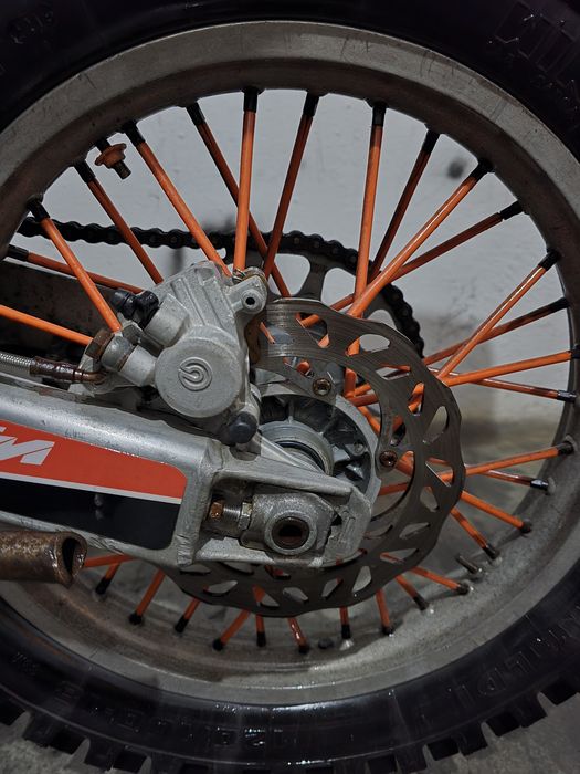 Mota de cross Ktm Lc4 620cc 4 tempos (troco por moto 4)

Boas tenho pa