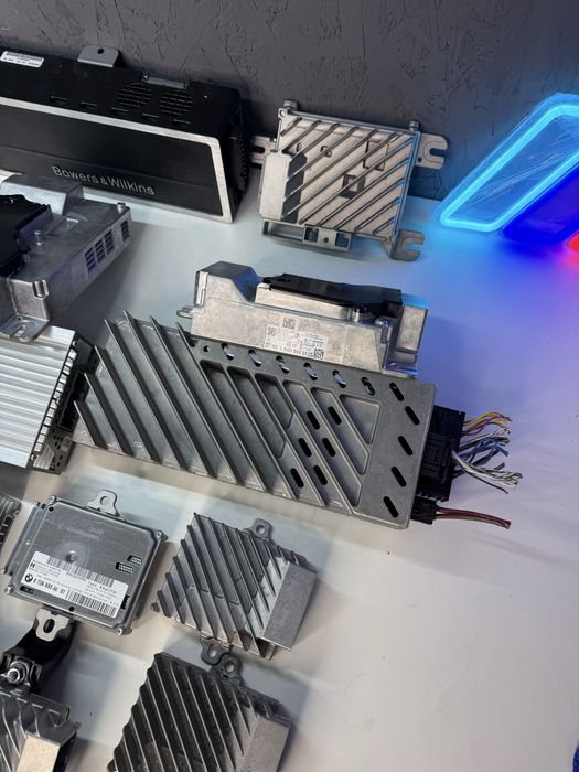 Підсилювачі усилитель BMW Harman Kardon AMP ASD Bowers RAM Booser бмв