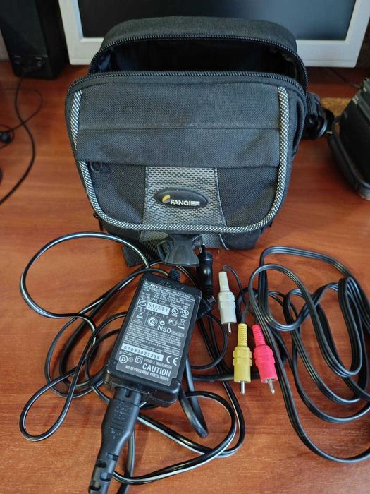 Продам цифрову відеокамеру SONY