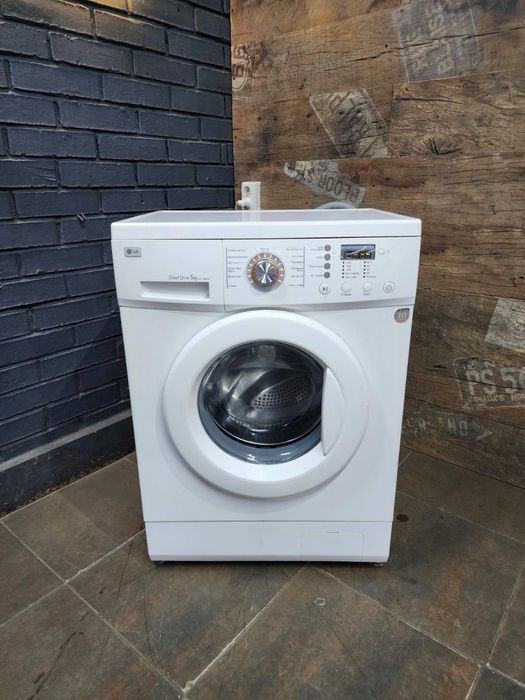 Вузька узкая  машинка LG F10B8ND- Direct Drive