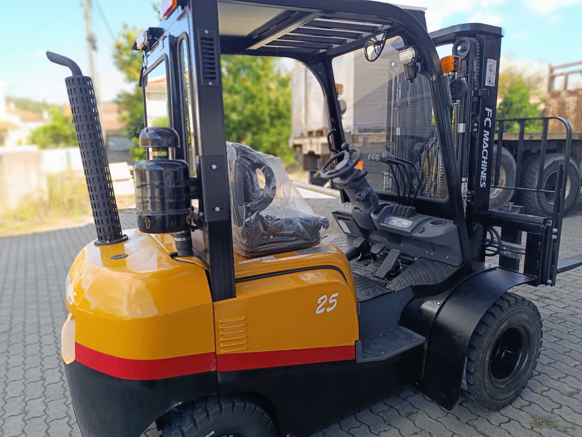 Empilhador Mitsubishi 2.5 duplex