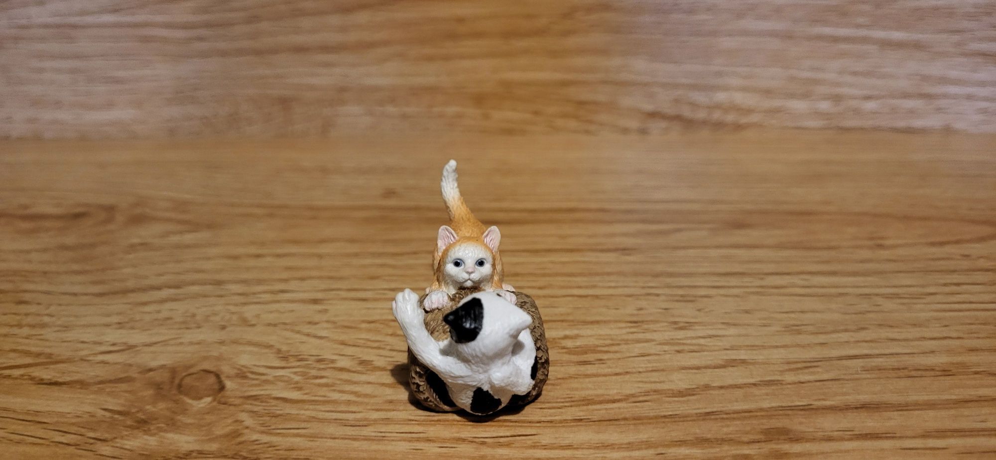 Schleich bawiące się kotki figurka model wycofany z 2012 r.