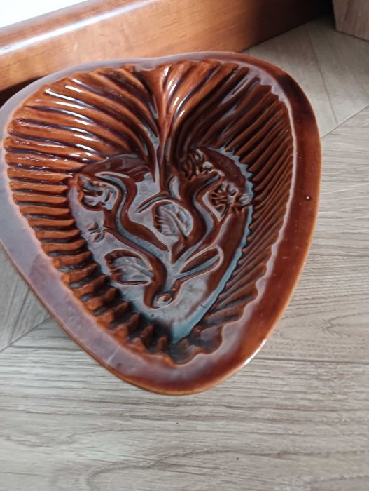 Ceramiczne naczynie do powieszenia na ścianie serce na pudding