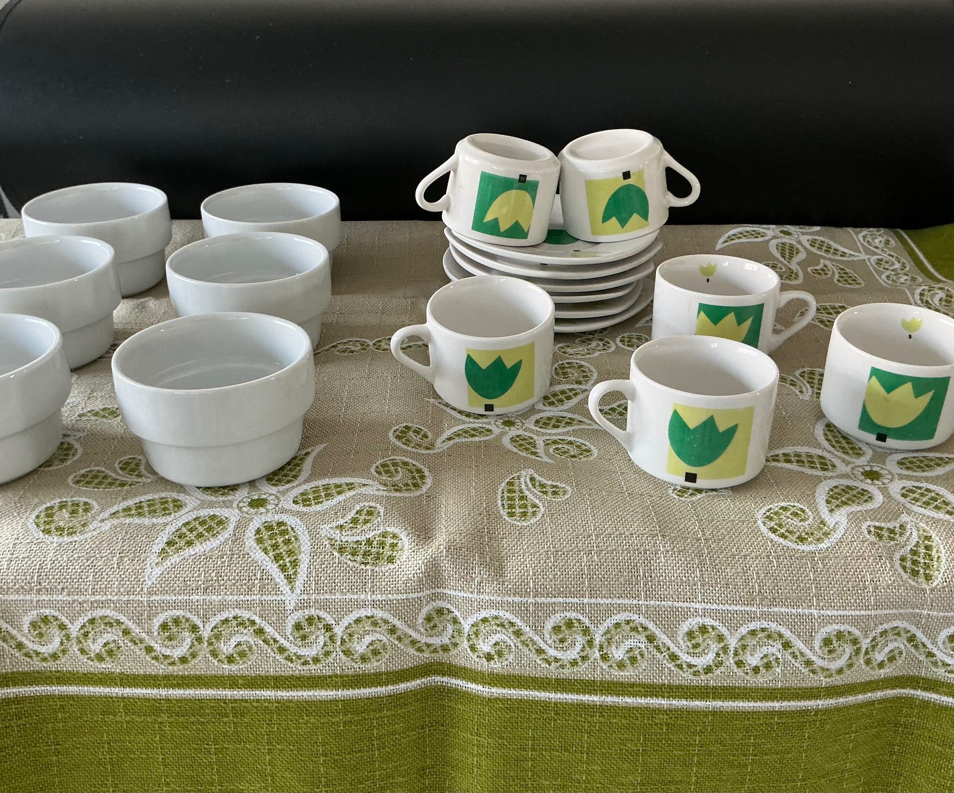 06 taças de sobremesa + 06 chávenas de café + 01 linda toalha de mesa