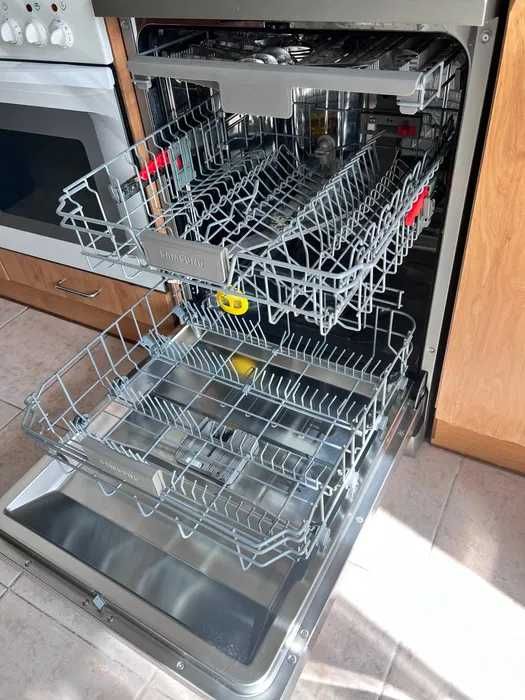 Máquina de Lavar Loiça SAMSUNG muito nova