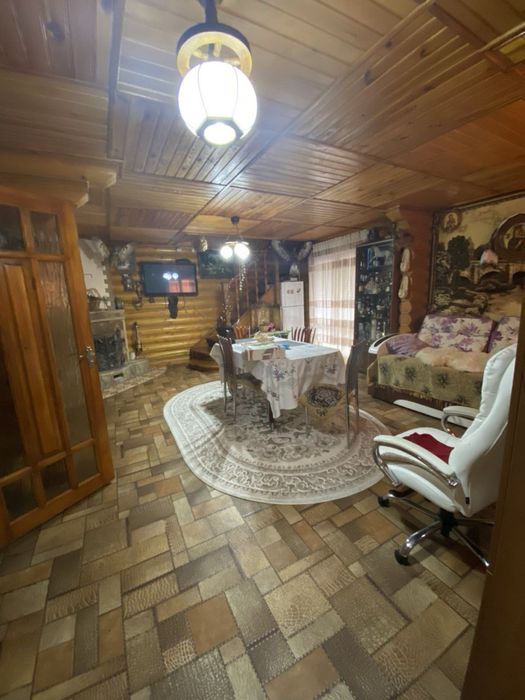 Будинок із зрубу в Берізках.