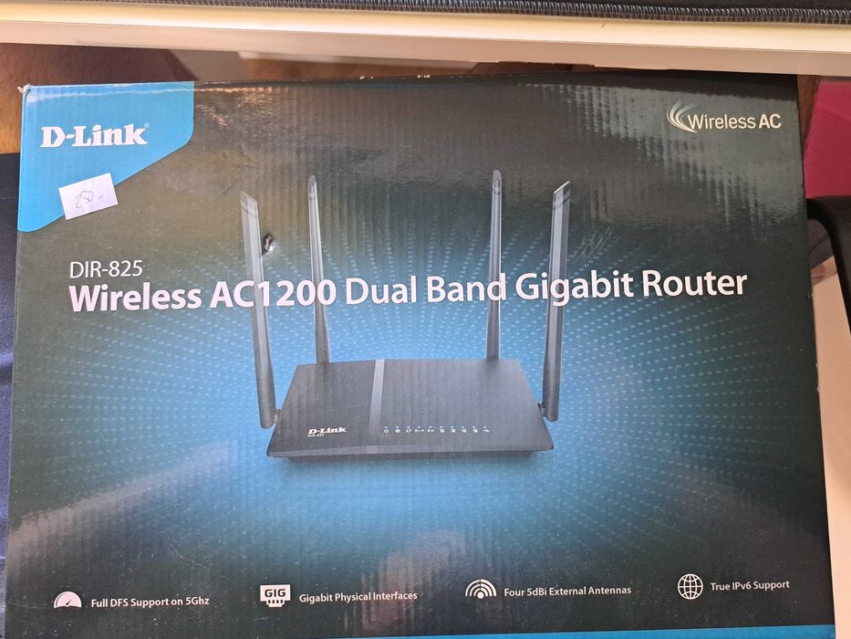 Wireless AC1200 Dual Band Gigabit Router. D-Link DIr 825