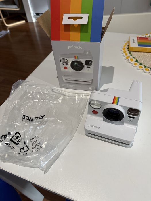Polaroid Now+ Branca – Nova (usada só 3 fotos)