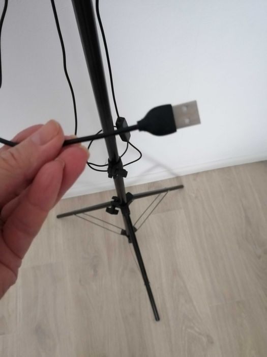 Кольцевая светодиодная LED лампа на штативе, лампа 24см