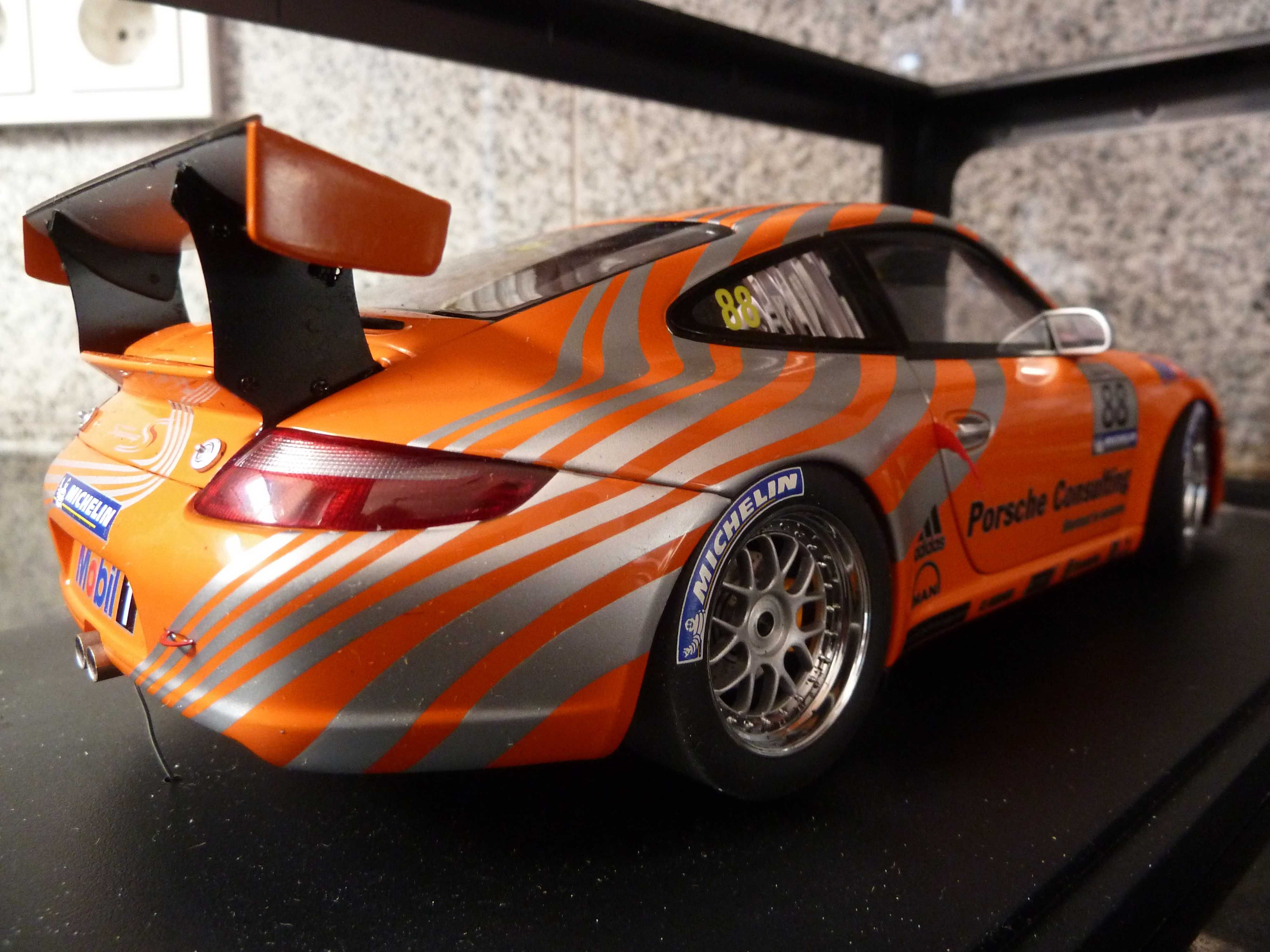 1:18 AutoArt Dealer Edition, Porsche 911 GT3 Cup, #88, Minichamps