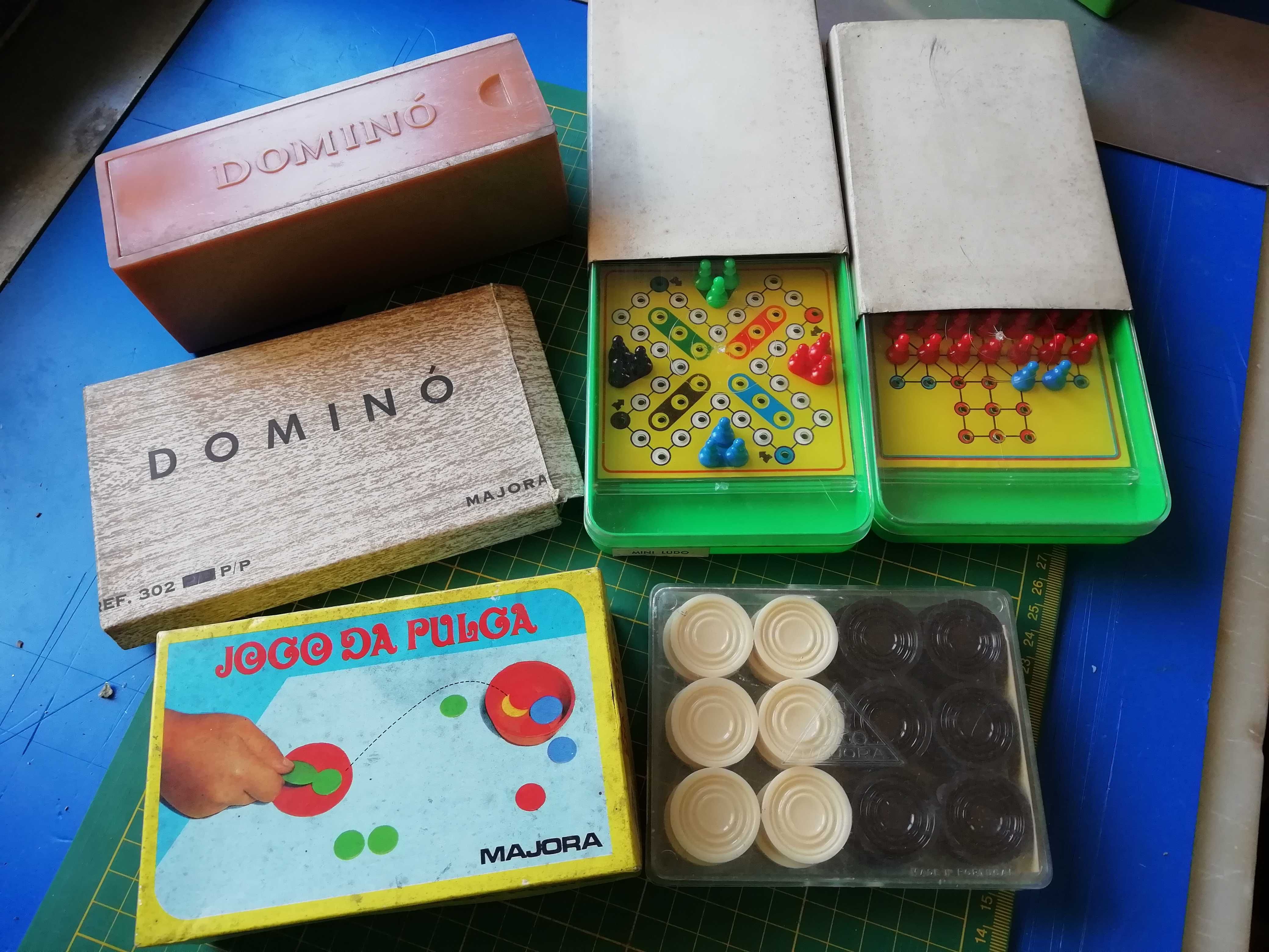 Jogos antigos - Loto, dominó e outros