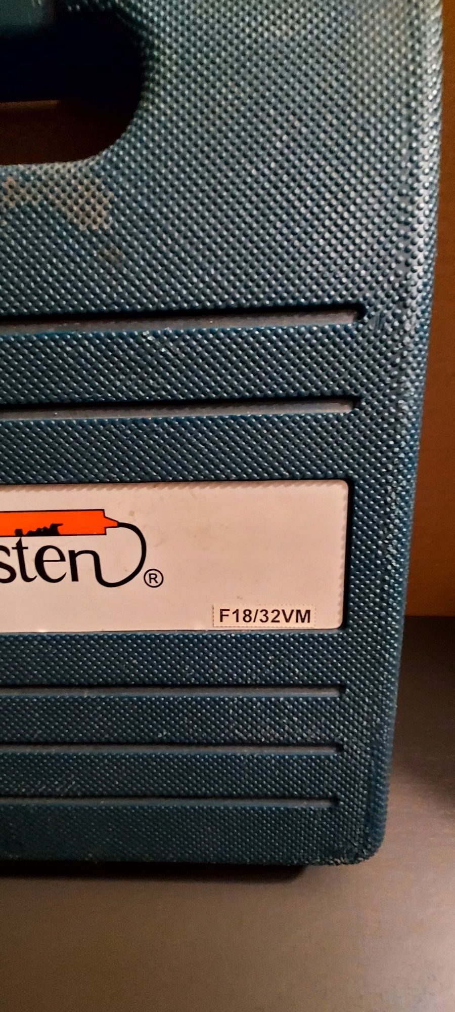 Sztyfciarka pneumatyczna , zszywacz , Fasten F18 / 32 VM