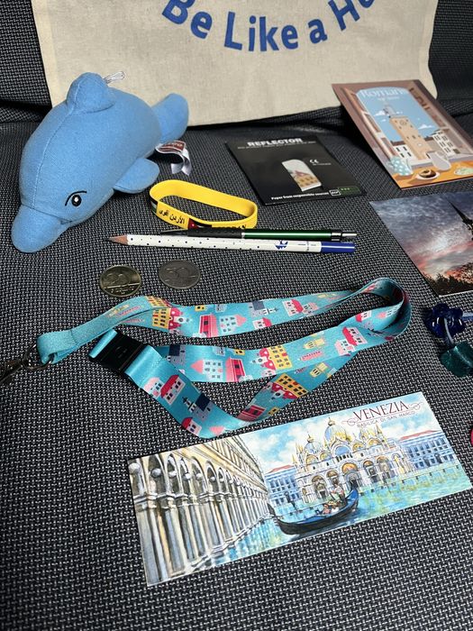 Pamiątki z podróży (15 sztuk) i mały upominek / niespodzianka gratis