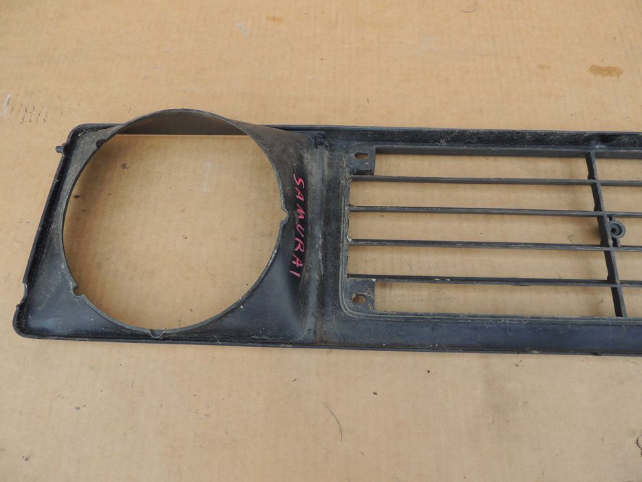 Atrapa chłodnicy okular grill Suzuki Samurai Samuraj 84,85,86-90 SJ413