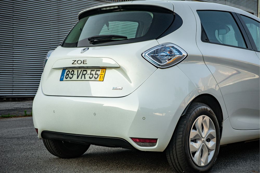 RENAULT ZOE LIFE 41 kWh C/IVA DEDUTIVEL C/ BATERIAS PROPRIAS