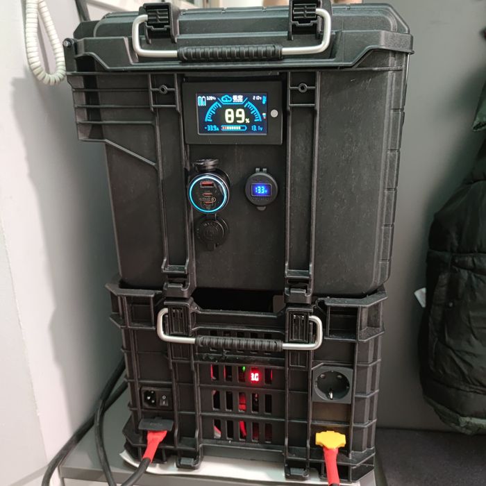 Універсальна зарядна станція (із АВР) 2kW, 220V (314 Ah, 4019 Wh)