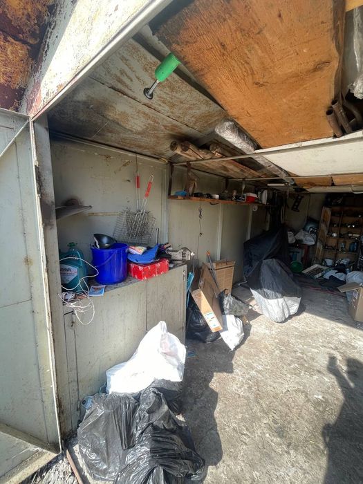 Гараж, металевий