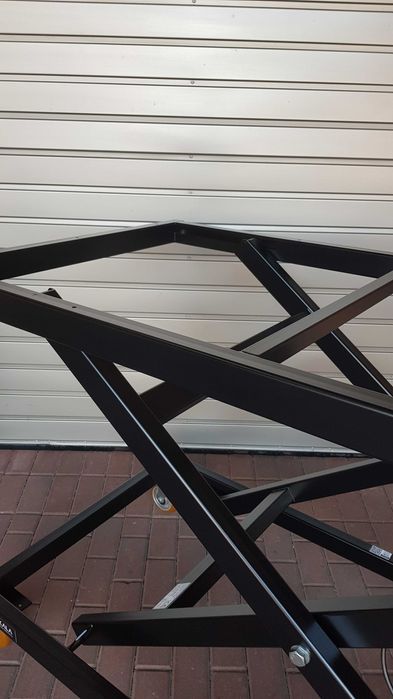 Stół roboczy warsztatowy, nożycowy DUO - pedały po bokach