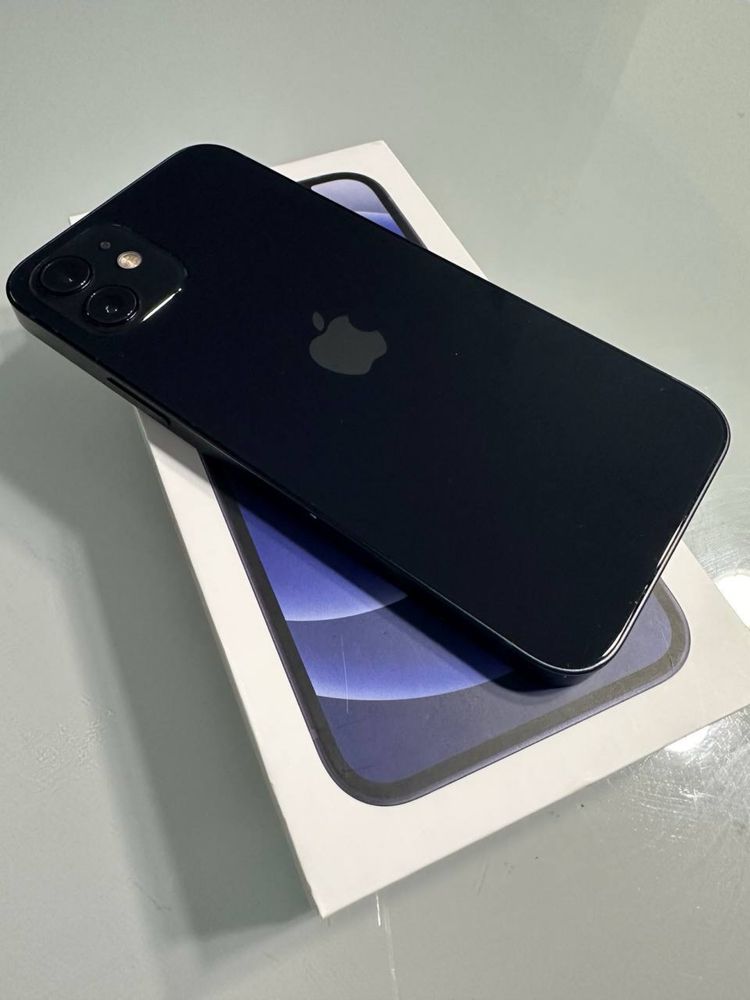 IPhone 12 Black.