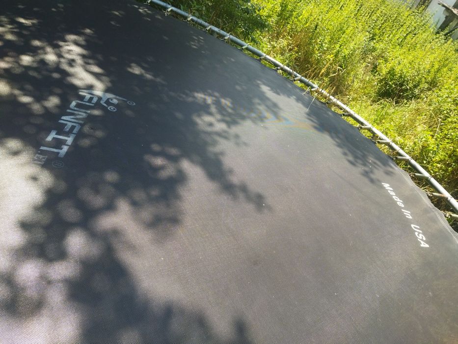 Батут 3,6 м ( з більших)