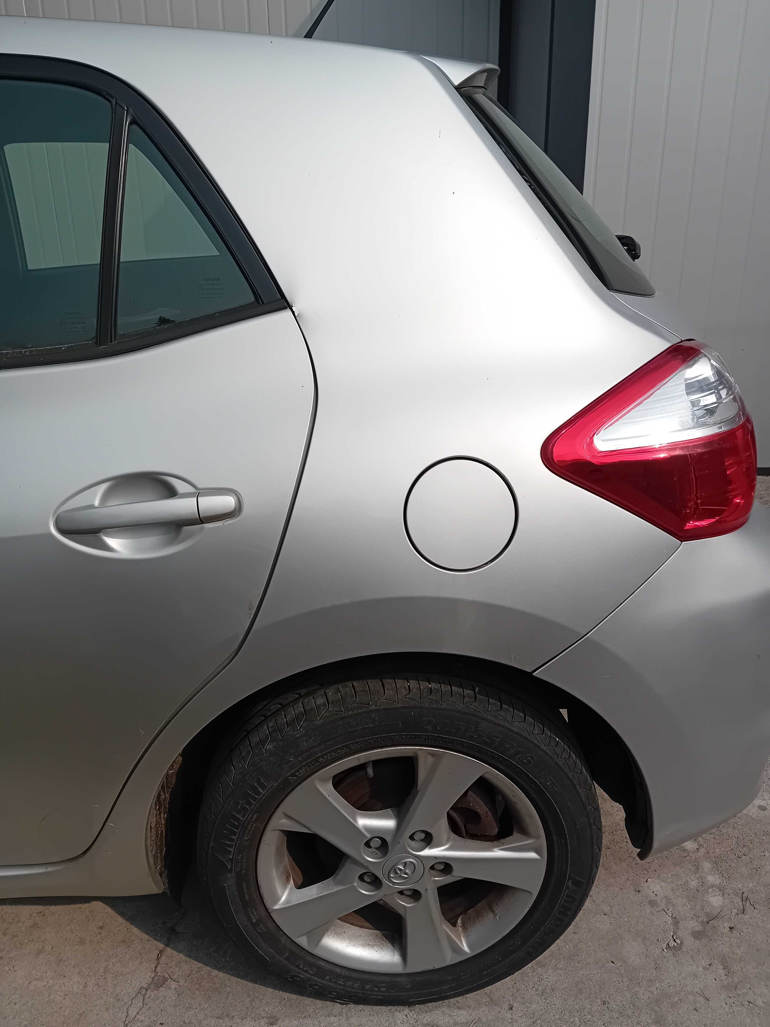 Błotnik Lewy Tył Toyota Auris I 05/12 r Kod Lak 1F7