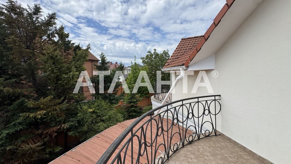 Дом у моря в охраняемом жилом массиве Совиньон