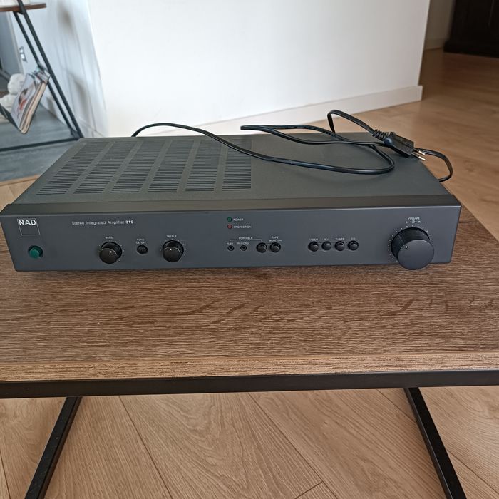 Wzmacniacz NAD 310