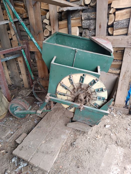 Картоплесаджалка