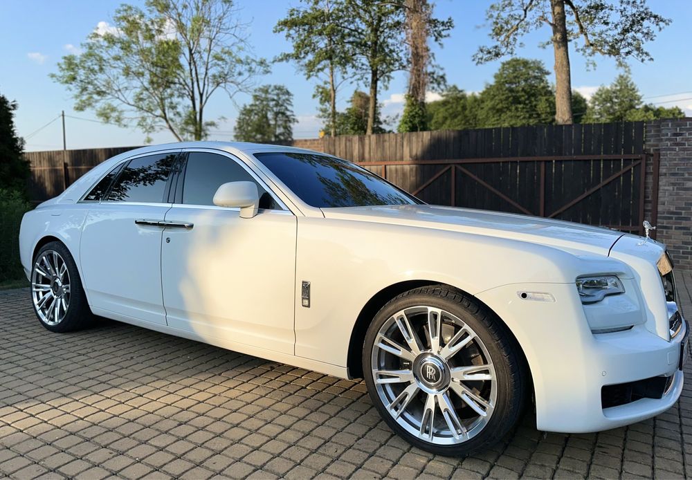 Cala Polska Rolls Royce Ghost lift do slubu limuzyna auto na wesele
