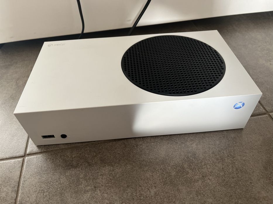 Xbox series s 512Gb + 2 pady