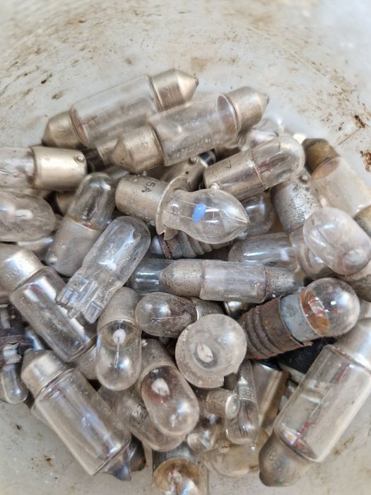 Żarówki różnego rodzaju