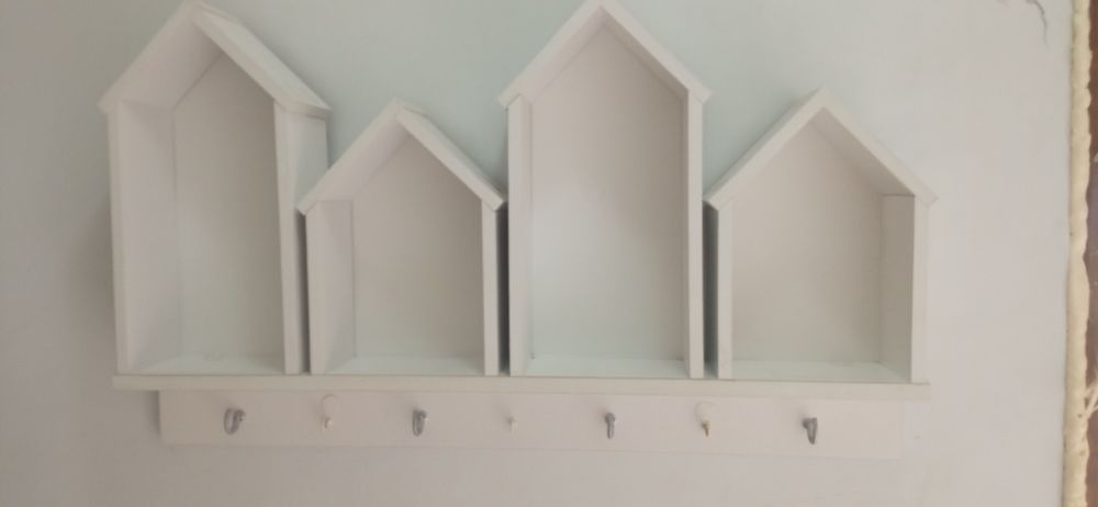 Półka wisząca  wieszak na klucze