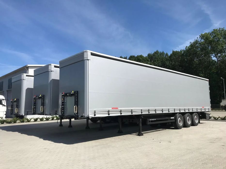 Kögel KÖGEL TYP: S 24 P 90/1.100, oś podnoszona, dach rozsuwany, 4 rzędy desek alu, 2 kosze na koła  KÖGEL TYP: S 24 P 90/1.100