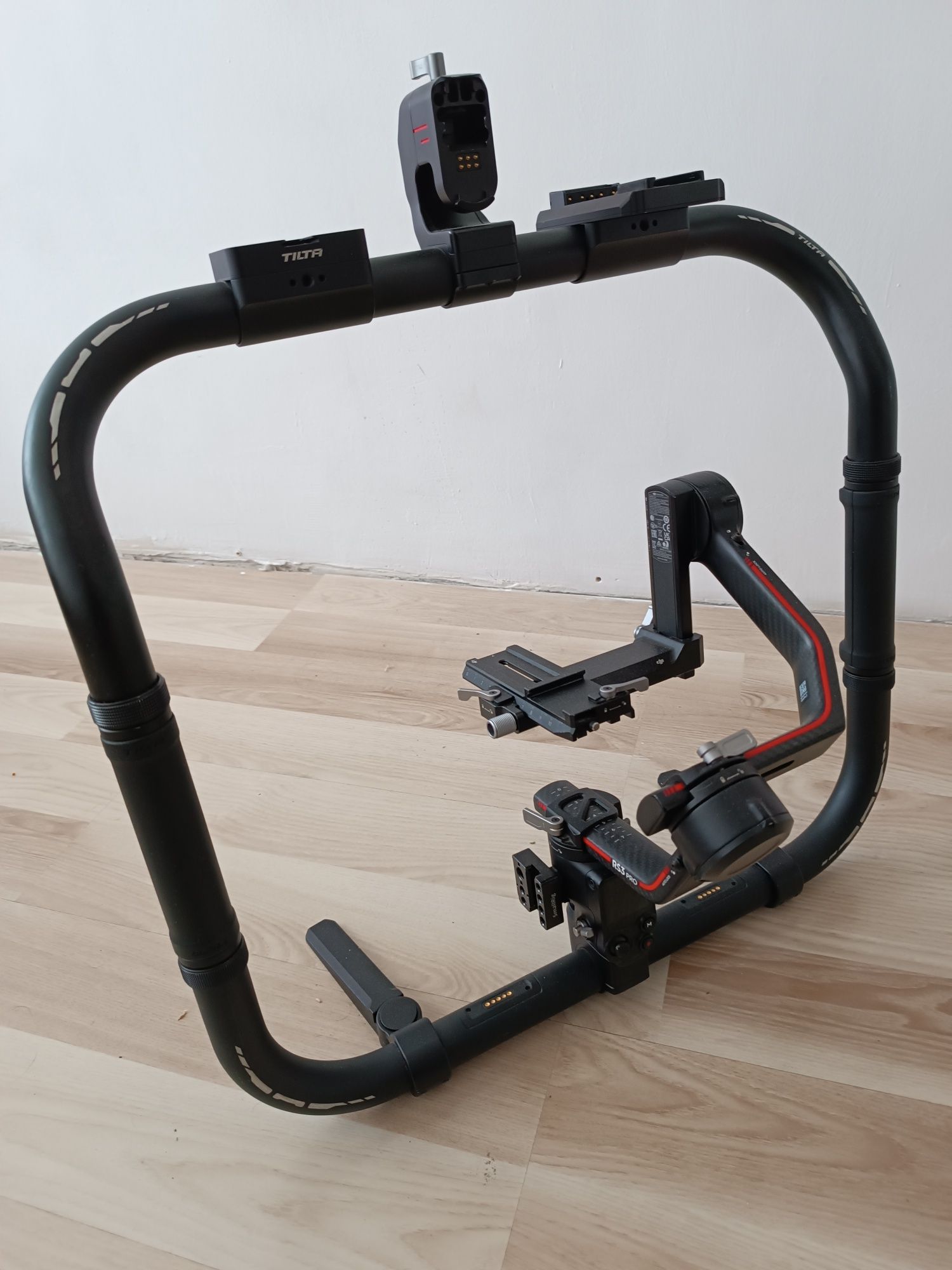 Dji Ronin rs3 pro combo + tilta basic ring v mount + power plate