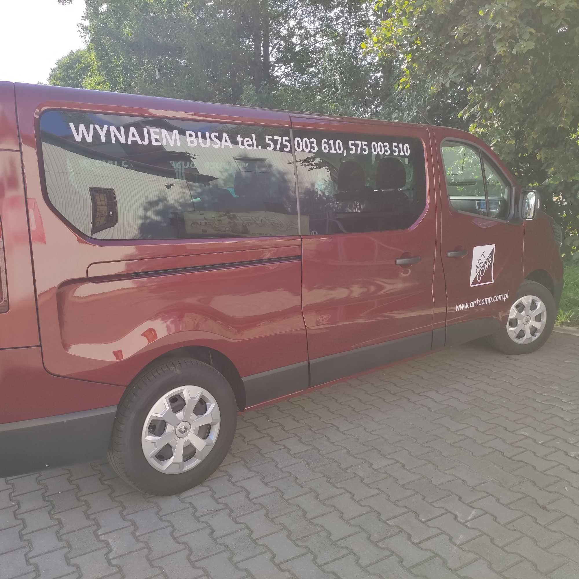 Wynajem busa 9 osobowego Nowy Renault Trafic Long czeka na Ciebie